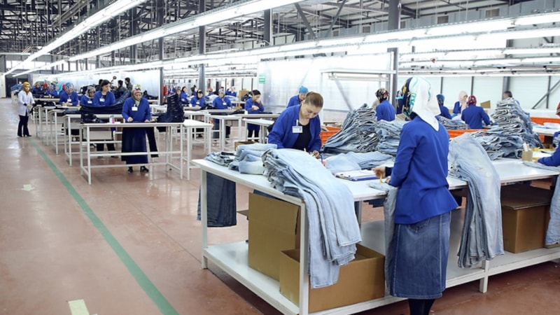 Tekstil sektöründe devrim! O kıyafetler yasaklanıyor