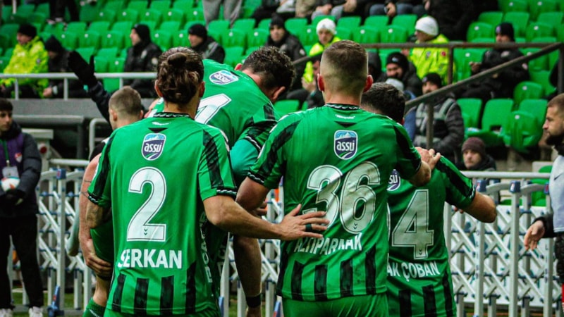 Sakaryaspor, Çorum FK karşısında iki golle güldü