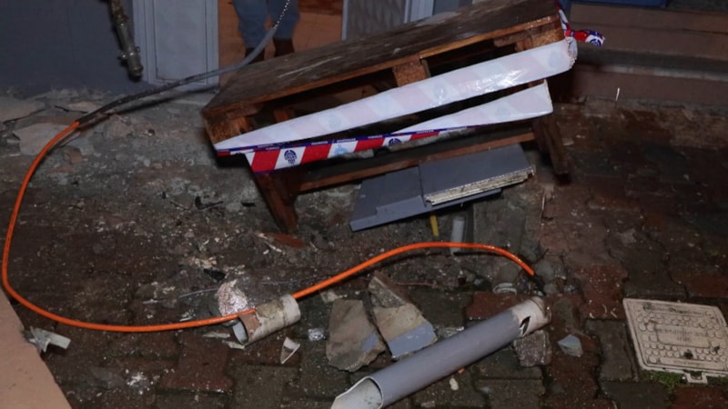 İstanbul'da otomobilin çarptığı doğal gaz kutusunda sızıntı oluştu