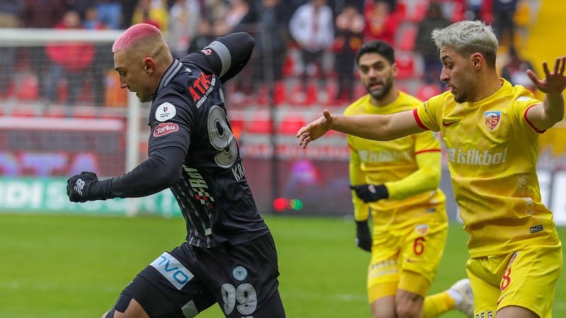 Blaz Kramer, gollerine devam ediyor