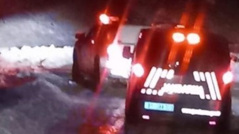 Adana'da karda mahsur kalan 9 kişi kurtarıldı