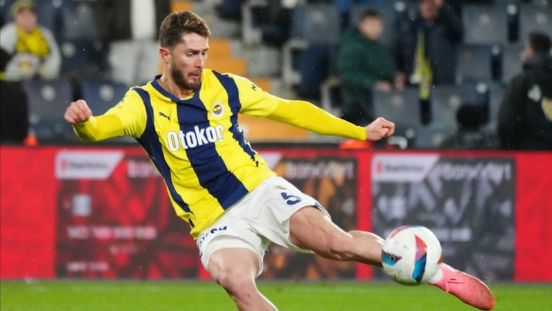 Fenerbahçe'de sakatlık! İsmail Yüksek oyuna devam edemedi