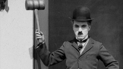 Charlie Chaplin'in Amerikan askerini canlandırdığı Shoulder Arms filmine koruma