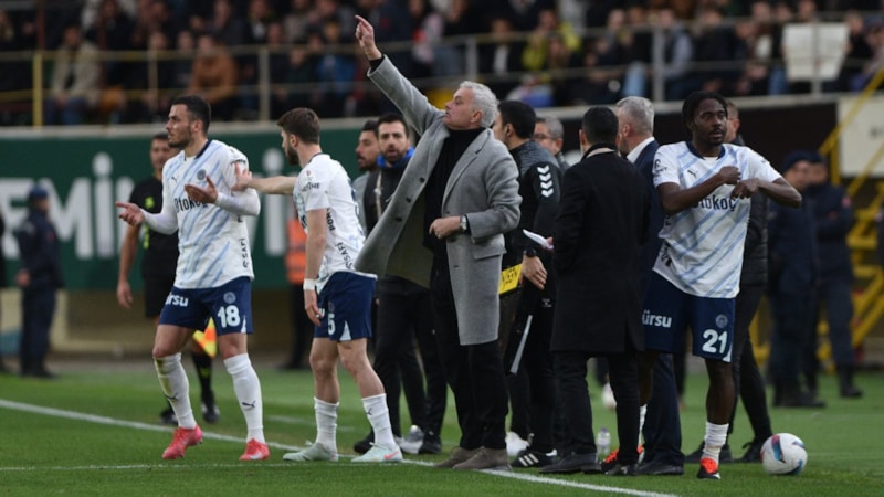 Fenerbahçe, Alanyaspor deplasmanında ilkleri yaşadı