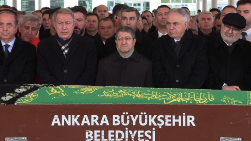 Kara Kuvvetleri Komutanı Orgeneral Selçuk Bayraktaroğlu’nun annesi toprağa verildi