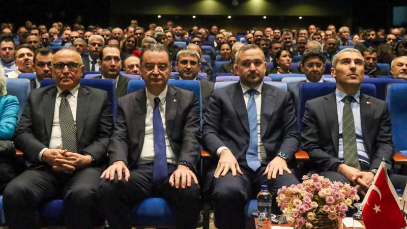 TCMB Başkanı Fatih Karahan, Uşak'ta iş dünyası ile buluştu