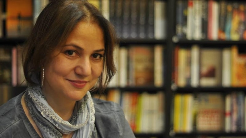 Kendilik ve ötekilik bilinci üzerine; Neslihan Önderoğlu'ndan huzursuz eden öyküler: Mevsim Normalleri