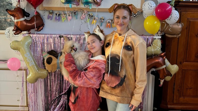 Aynı annesi! Oyuncu Meryem Uzerli'nin kızı Lara büyüdü