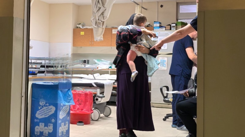 Bursa'da 2 yaşındaki çocuğun üzerine çaydanlık devrildi