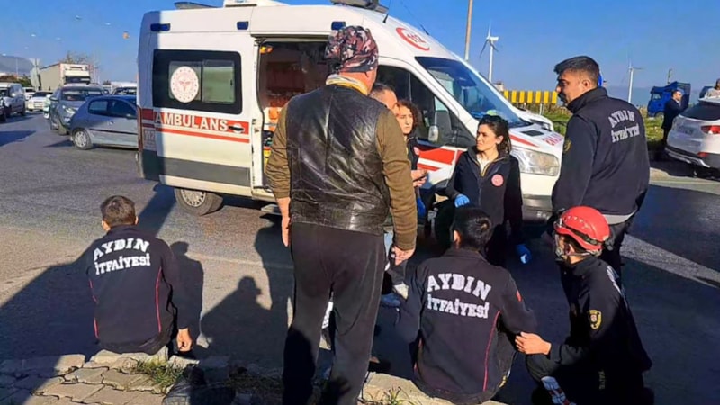 Aydın'da itfaiye aracı devrildi