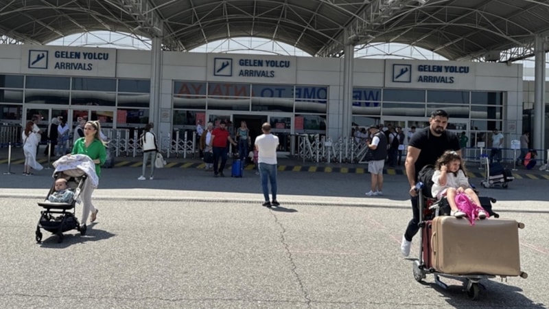 Antalya Havalimanı ocak ayında 1 milyona yakın yolcuya hizmet verdi