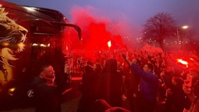 Galatasaray’a Amsterdam’da görkemli karşılama