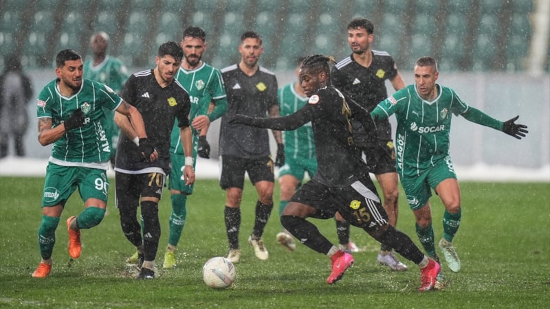 Esenler Erokspor sahasında Iğdır FK'yi mağlup etti