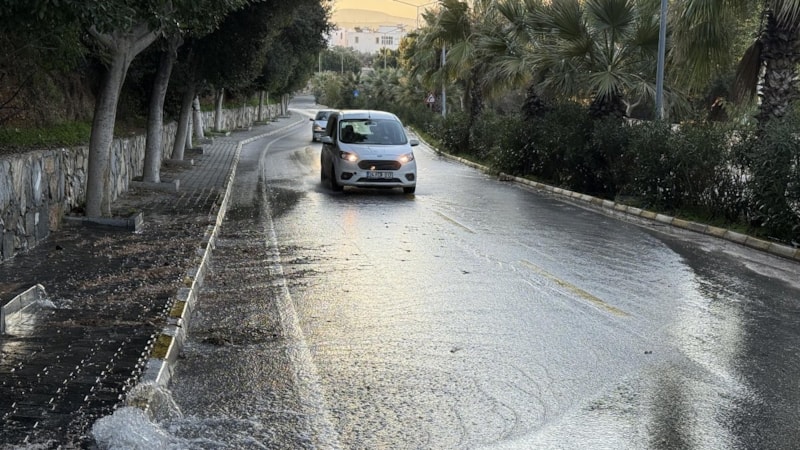Bodrum'da bir kez daha isale hattı patladı