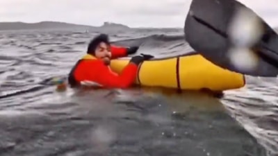 Şili'de balinanın oğlunu yuttuğu anları kaydetti