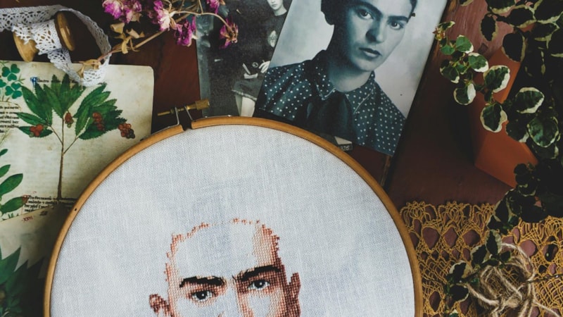 Frida'ın Kanatları kitabında ikonik ressama dair öyküler