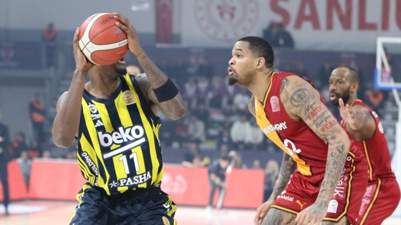 Galatasaray'ı yenen Fenerbahçe finalde Beşiktaş'ın rakibi oldu