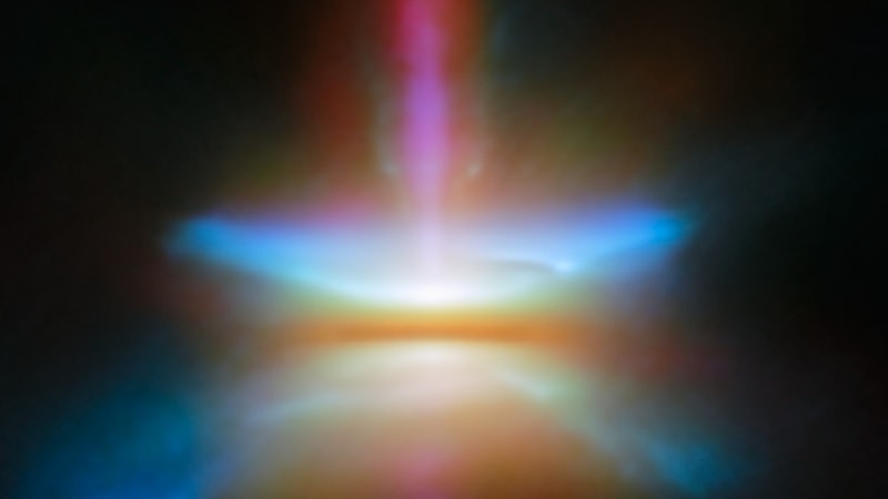 James Webb Uzay Teleskobu yeni doğan yıldızı görüntüledi