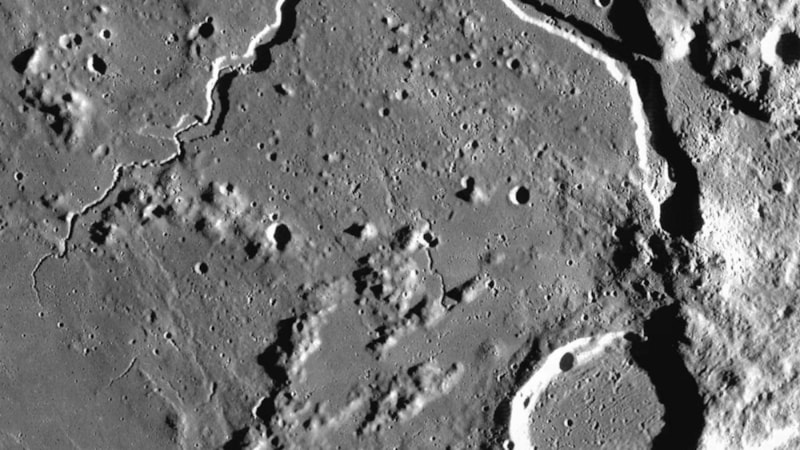 Ay'daki devasa kanyonlar nasıl oluştu: İşte bilimin cevabı
