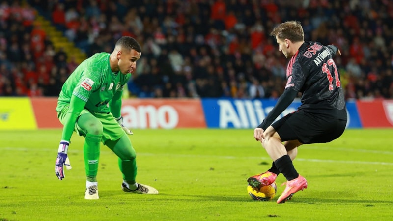 Benfica deplasmanda Santa Clara'yı tek golle geçti
