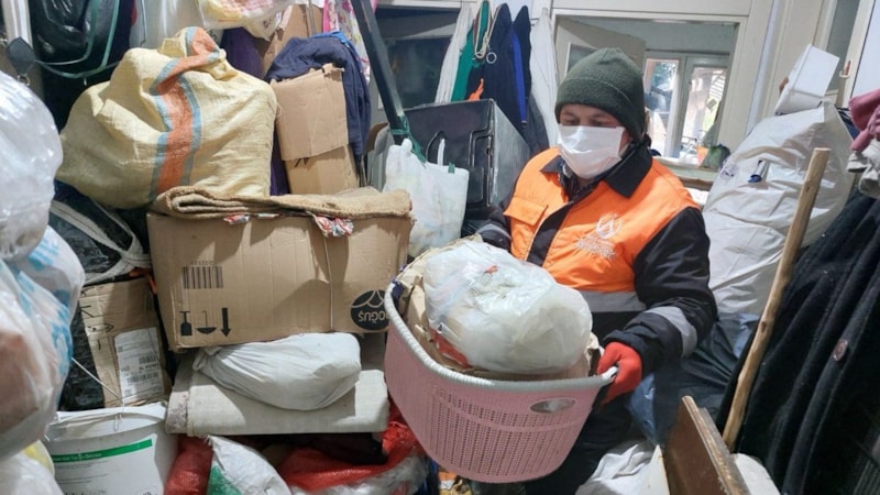 Ordu'da çöp ev vakası: 10 kamyon çöp çıktı