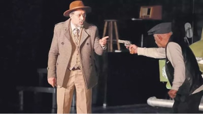 Esrarengiz bir cinayete kurban giden bir yazarı anlatan oyun; Sabahattin: Yol Ötesi