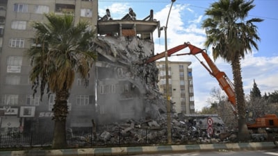 Kahramanmaraş'ta 150 kişinin öldüğü sitenin müteahhidi tahliye oldu: Reddi hakim istendi
