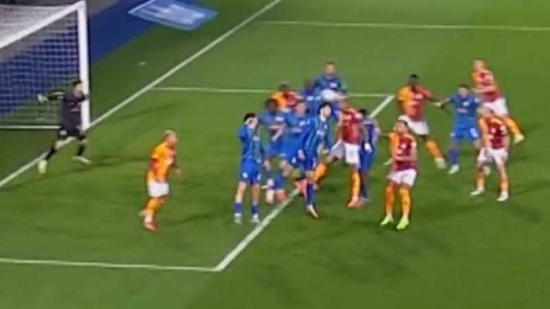 Sosyal medyada tartışılan an! Victor Osimhen'in 2. golünde ofsayt var mı?