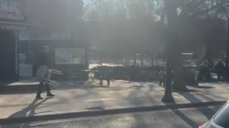 Kahramanmaraş'ta sokak ortasındaki kavga görüntülendi