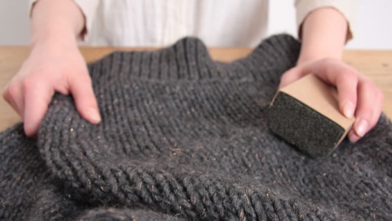 Kıyafetler neden elektriklenir? Kıyafetlerdeki elektriklenme nasıl geçer?