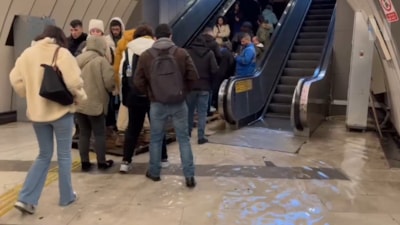 İstanbul’da metrobüs alt geçidini su bastı