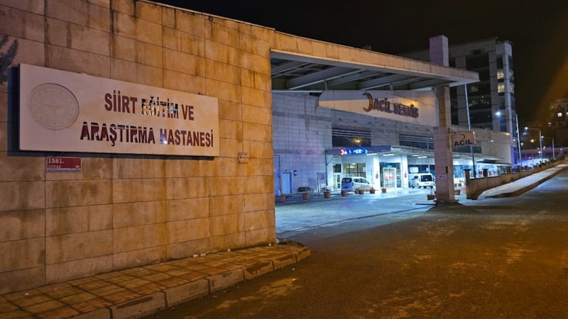 Siirt'te aracından indiği sırada otomobilin çarptığı şahıs öldü