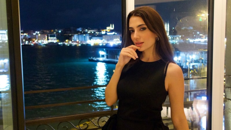 Üç çocuk annesi ünlü fenomen Rachel Araz fıtık ameliyatı olacak