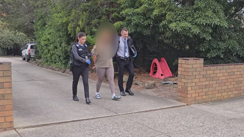 Avustralya'da alışveriş merkezinde 2 Müslüman kadına saldırı