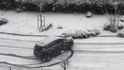 İstanbul'da kar yağdı, trafik altüst oldu: Kazalar art arda geldi