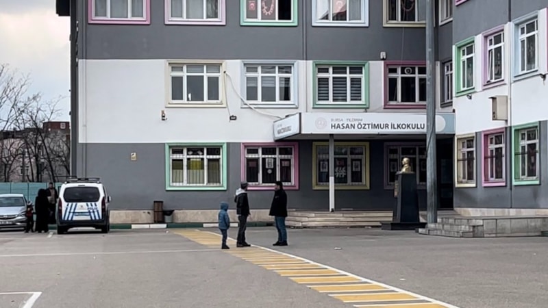 Bursa'da doğum günü sürprizi hastanede bitti: 14 öğrenci zehirlendi