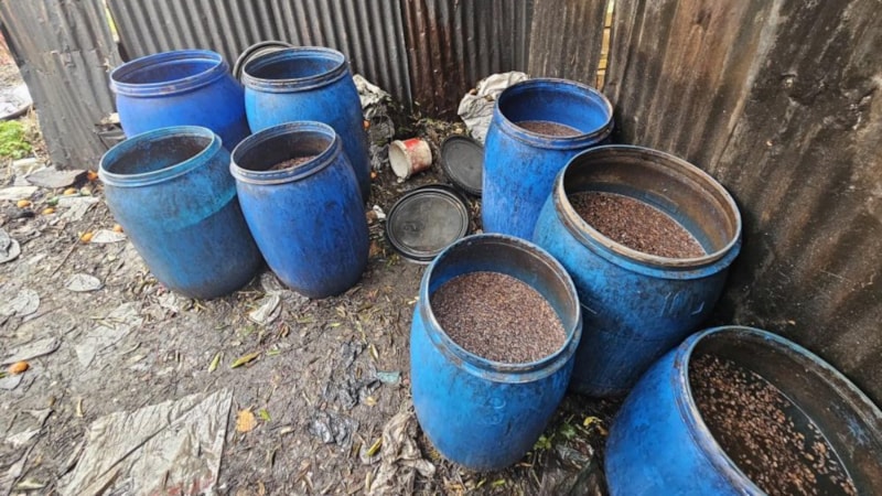 Adana'da 2 ton 800 litre sahte içki ele geçirildi