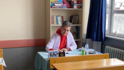 Rize'de bir ilkokul öğretmenine Dubai'den 'üstün öğretmen' ödülü