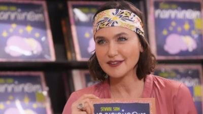 Şevval Sam imaj değişikliğine gitti! Saçlarını kısacık kestirdi