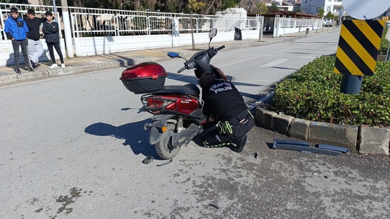 Antalya'da kaza yapan plakasız motosiklete 15 bin 713 TL para cezası