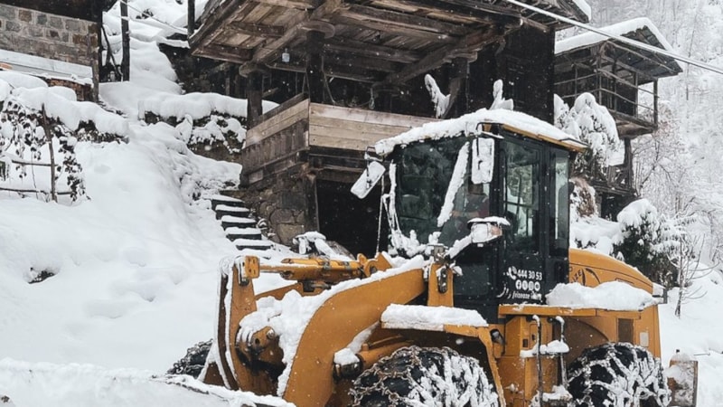 Rize'de kar yağışı hayatı olumsuz etkiliyor