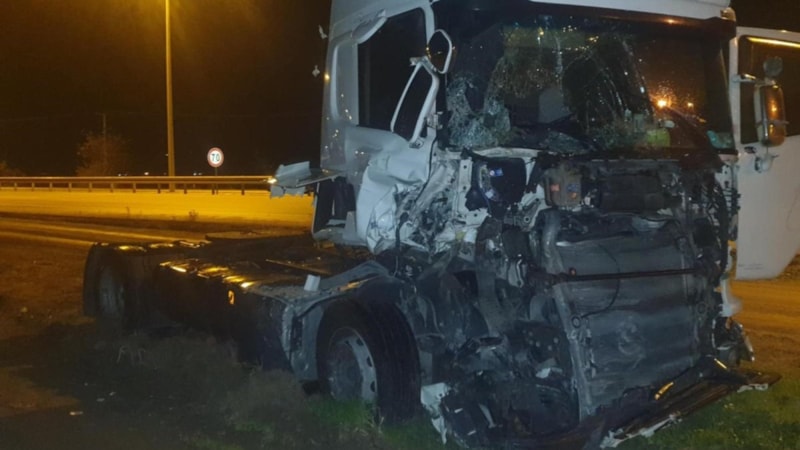 Çanakkale'de kaza yapan çekici tırı çalan 5 şüpheli Konya'da yakalandı