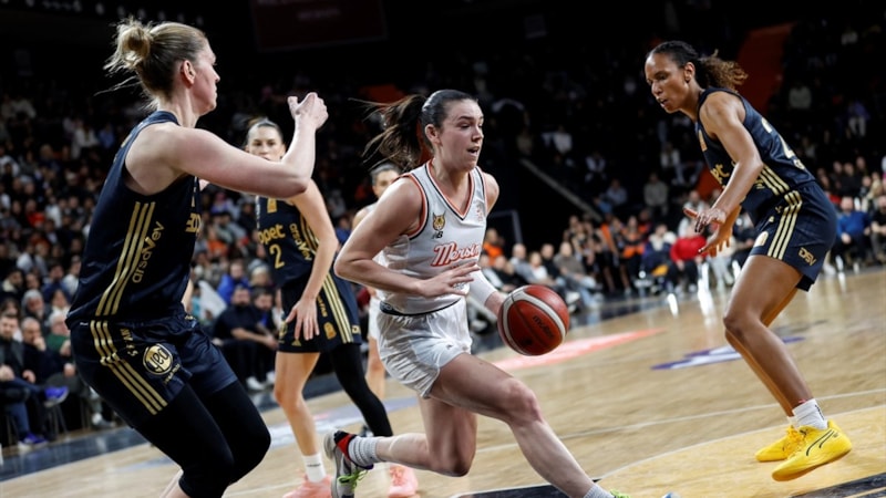 ÇBK Mersin, Fenerbahçe'yi mağlup etti