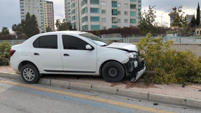 Mersin'de kazadan sonra kalp krizi geçiren sürücü öldü
