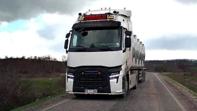 Balıkesir'de karşı şeride geçen tanker faciaya neden oluyordu