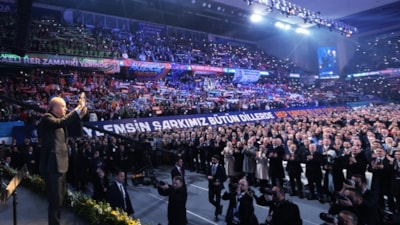 Muhalefetten AK Parti'ye geçen milletvekilleri MKYK listesine girdi