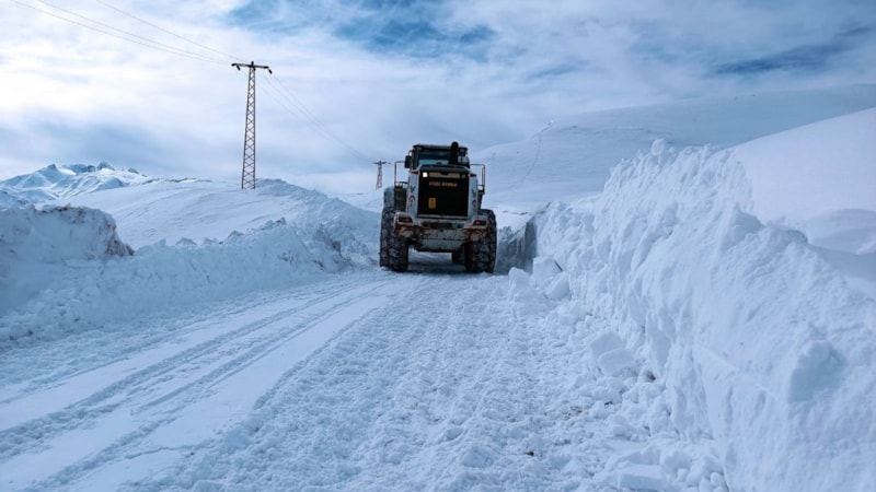 Hakkari'de 2 yerleşim yerine çığ uyarısı