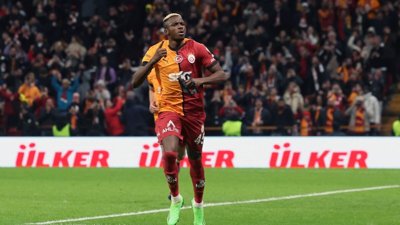 Victor Osimhen'den yabancı hakem kararı