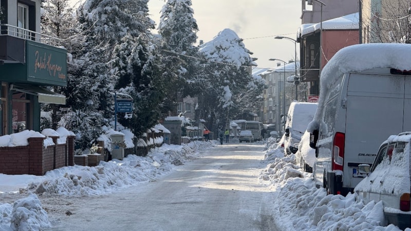 Bartın'da kapanan yolların açılması için çalışmalar sürüyor