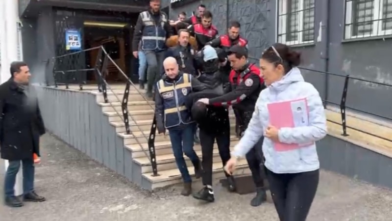 Bursa'da fuhuş çetesi çökertildi